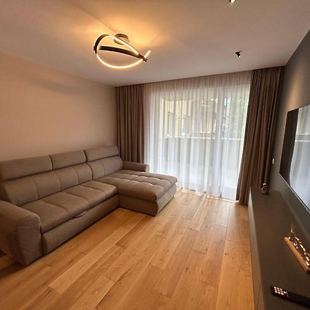 B-Holiday Luxury Apartments Urban Plaza บราชอฟ ภายนอก รูปภาพ