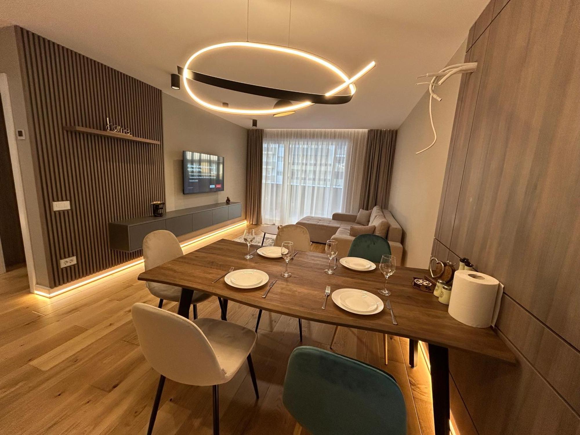 B-Holiday Luxury Apartments Urban Plaza บราชอฟ ภายนอก รูปภาพ
