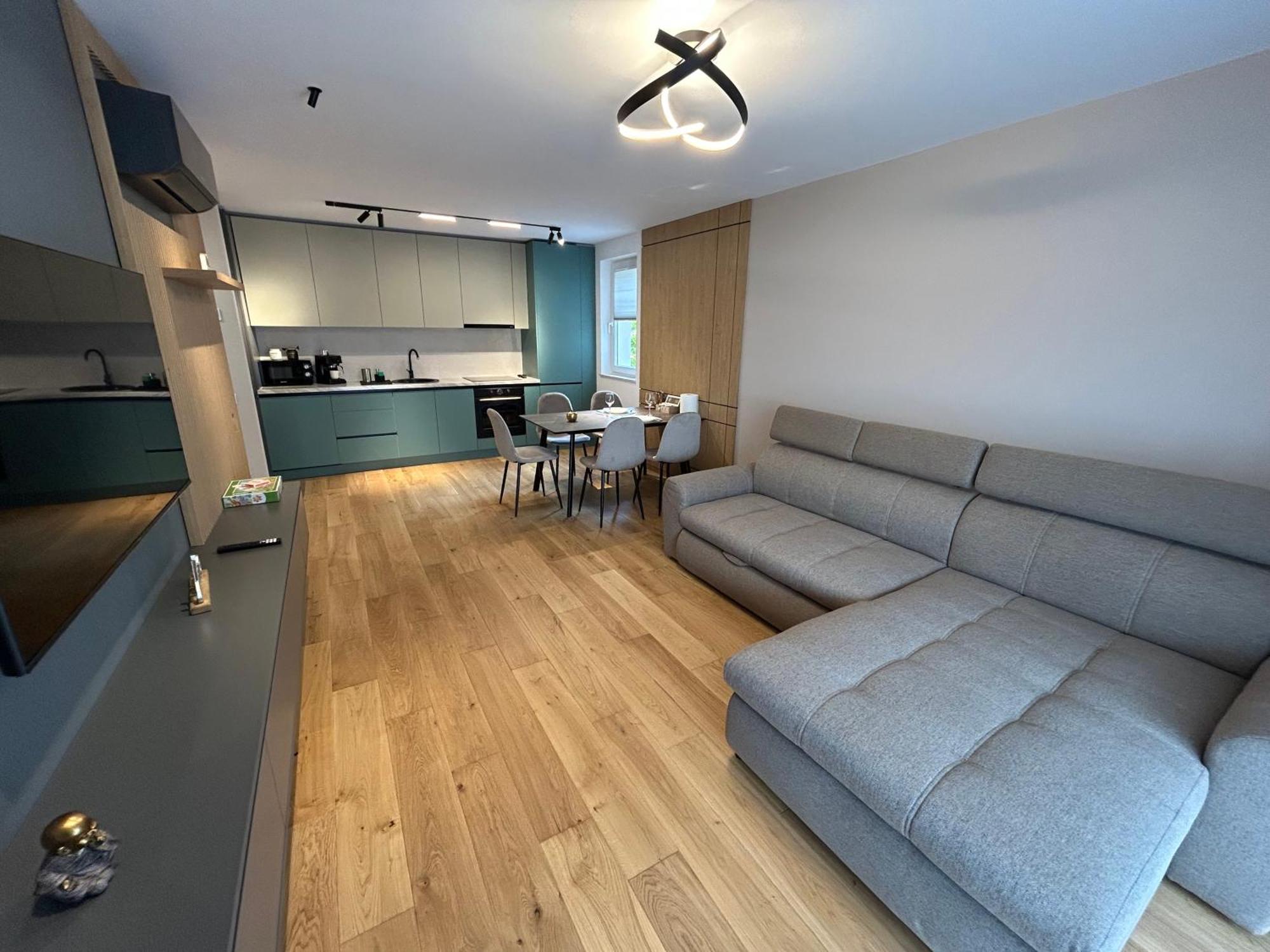 B-Holiday Luxury Apartments Urban Plaza บราชอฟ ภายนอก รูปภาพ